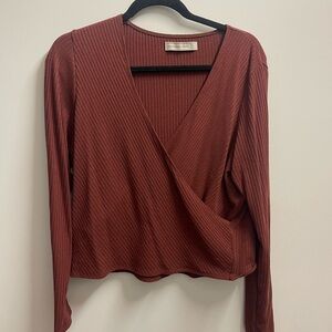 Beautiful Abercrombie cross over long sleeve